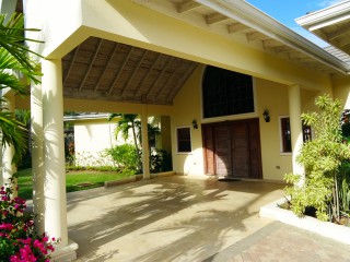 House For Sale in The Highlands at Spring Farm, St. James Jamaica | [4]