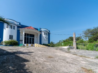 Commercial building For Rent in Runaway Bay, St. Ann Jamaica | [1]