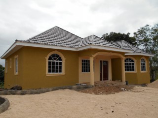 House For Sale in Avondale Heights, Manchester Jamaica | [14]