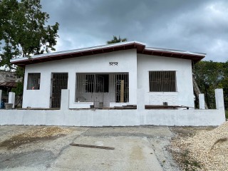 3 bed House For Sale – Bog Walk, St. Catherine, Jamaica