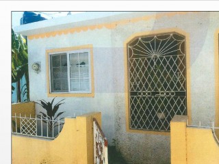 House For Sale in CAYMANAS GARDENS, St. Catherine Jamaica | [3]