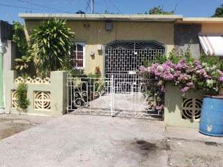 House For Sale in Cumberland Portmore, St. Catherine Jamaica | [11]