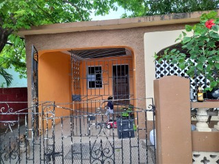6 bed House For Sale in Passagefort Portmore, St. Catherine, Jamaica