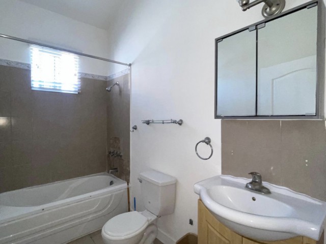 Townhouse For Rent in Caribbean Estate Greater Portmore, St. Catherine Jamaica | [5]