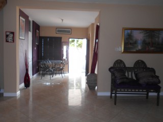 Townhouse For Rent in Haining Mews, Kingston / St. Andrew Jamaica | [6]