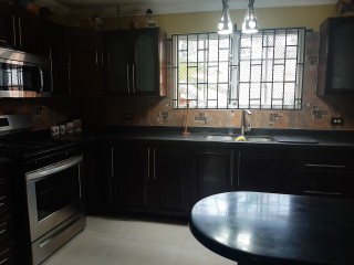 Townhouse For Rent in Waterloo Devon House, Kingston / St. Andrew Jamaica | [6]