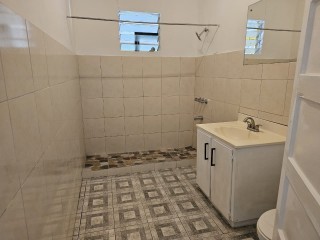House For Sale in Molynes, Kingston / St. Andrew Jamaica | [6]