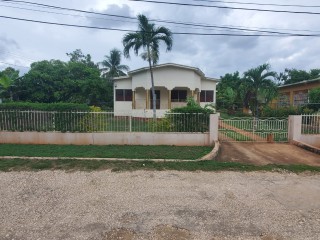 4 bed House For Sale in Bellevue Heights, St. Catherine, Jamaica