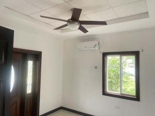 House For Rent in OFF CONSTANT SPRING ROAD, Kingston / St. Andrew Jamaica | [2]