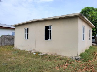 2 bed House For Sale in Hayes Newtown, Clarendon, Jamaica