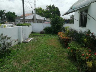 3 bed House For Sale in QUEENSBOROUGH GARDENS, Kingston / St. Andrew, Jamaica