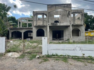 4 bed House For Sale in Spanish Town, St. Catherine, Jamaica