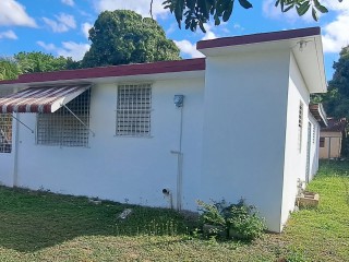 House For Sale in Mona, Kingston / St. Andrew Jamaica | [8]