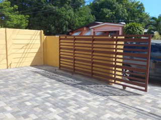 Townhouse For Rent in Queensbury, Kingston / St. Andrew Jamaica | [3]