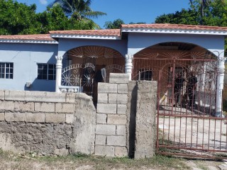 House For Sale in Willowdene, St. Catherine Jamaica | [10]