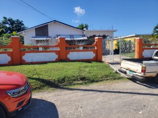 4 bed House For Sale in Homestead Park, St. Catherine, Jamaica