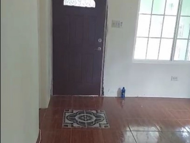 Flat For Rent in Hampton Green, St. Catherine Jamaica | [3]