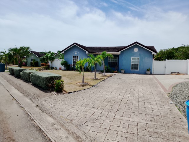3 bed Townhouse For Rent - El Prado Verde, St. Catherine, Jamaica