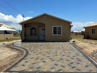 House For Rent in Phoenix park village, St. Catherine Jamaica | [2]