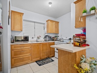 1 bed Apartment For Sale – Liguanea, Kingston / St. Andrew, Jamaica