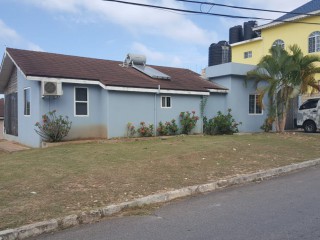 House For Sale in Rhyne Park Village, St. James Jamaica | [1]