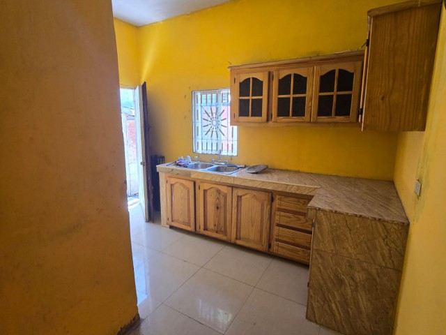 House For Sale in Stanton Street Woodford Park, Kingston / St. Andrew Jamaica | [4]