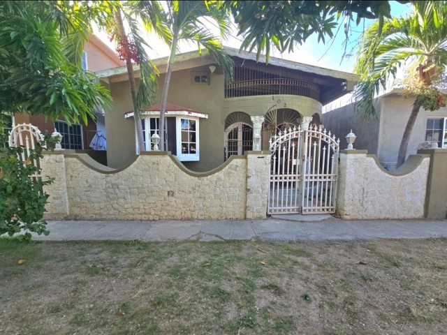 3 bed House For Sale - GREATER PORTMORE, St. Catherine, Jamaica