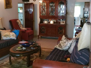 House For Sale in Willowdene, St. Catherine Jamaica | [9]
