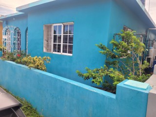 House For Sale in Kensington, St. Catherine Jamaica | [8]