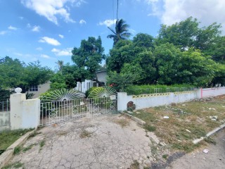 4 bed House For Sale in Sydenham, St. Catherine, Jamaica