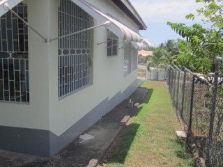 House For Sale in Billys Drive, Clarendon Jamaica | [5]