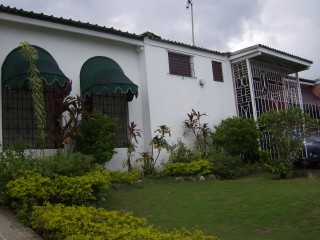 House For Rent In Mannings Hill Road Kingston St Andrew