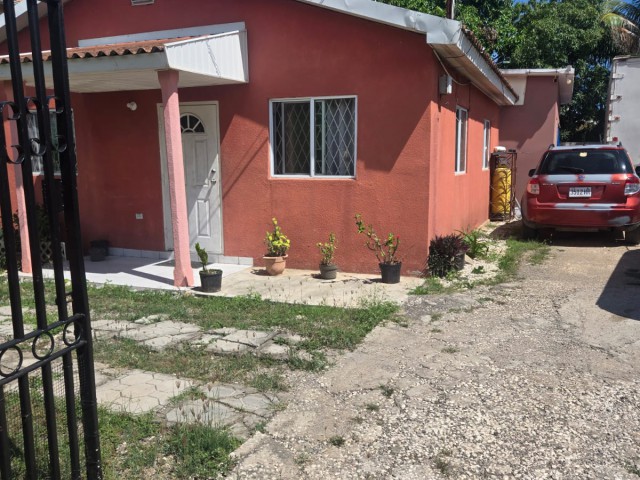 House For Sale in Vineyard Estate, St. Catherine Jamaica | [1]