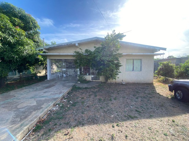 House For Sale in SPANISH TOWN, St. Catherine Jamaica | [1]