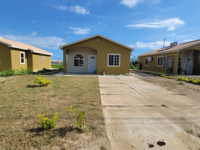 House For Sale in Phoenix Park Phase 2, St. Catherine Jamaica | [10]