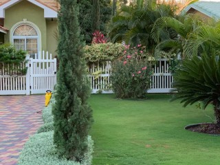 3 bed House For Sale in Portmore Country club, Kingston / St. Andrew, Jamaica