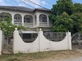 House For Sale in PAISLEY ESTATE MAY PEN, Clarendon Jamaica | [1]