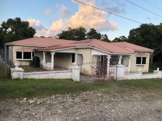House For Sale in WHITEHALL, St. Mary Jamaica | [12]