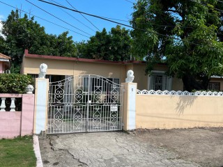 House For Rent in Pembroke Hall, Kingston / St. Andrew Jamaica | [6]