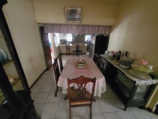 3 bed House For Sale in Bowers Estate, St. Catherine, Jamaica