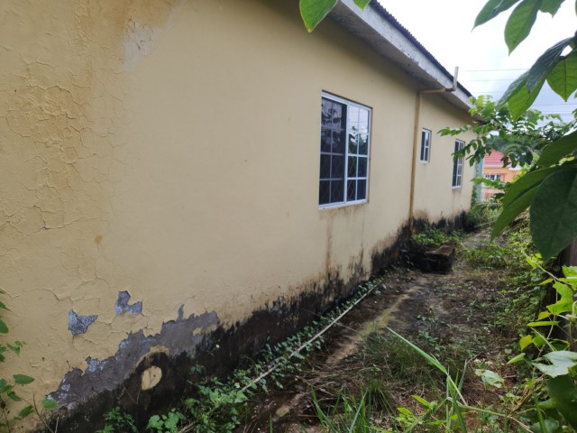 House For Sale in MANDEVILLE, Manchester Jamaica | [3]