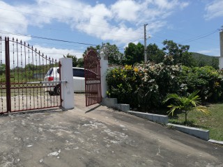 4 bed House For Sale in New Haven Heights, Trelawny, Jamaica