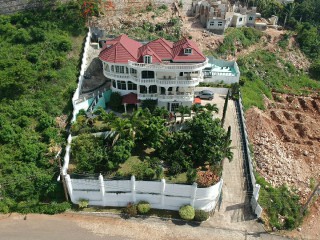 House For Sale in RedHills, Kingston / St. Andrew Jamaica | [13]