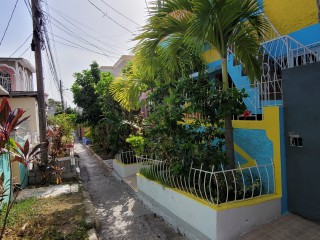 8 bed House For Sale in Nannyville, Kingston / St. Andrew, Jamaica