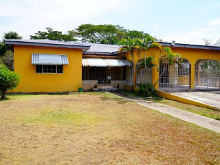 5 bed House For Sale in Black River, St. Elizabeth, Jamaica