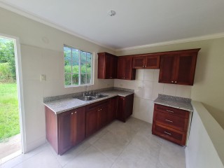 House For Rent in Ewarton, St. Catherine Jamaica | [4]