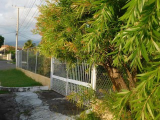 Commercial building For Sale in Windsor Avenue, Kingston / St. Andrew Jamaica | [1]