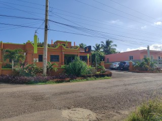 Commercial building For Sale in St Elizabeth, Manchester, Jamaica