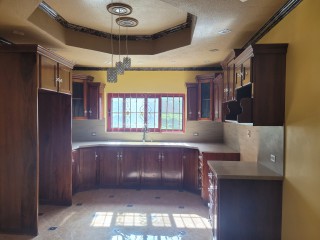 House For Sale in Belvedere, Kingston / St. Andrew Jamaica | [12]