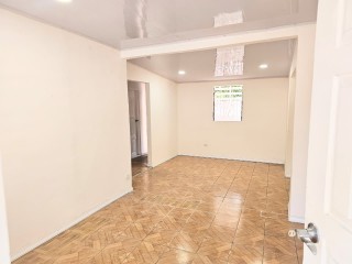 House For Sale in Molynes, Kingston / St. Andrew Jamaica | [10]